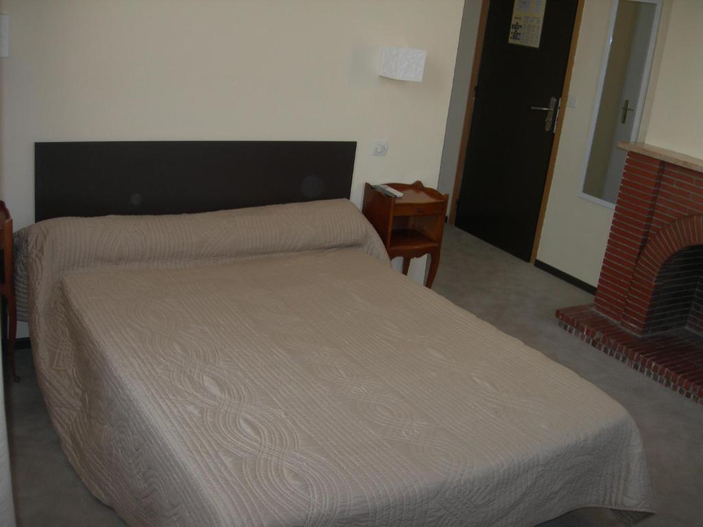 Hotel Les Acanthes Remoulins Phòng bức ảnh