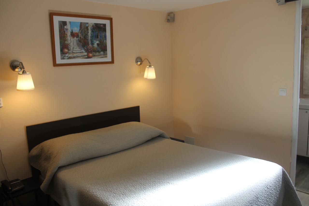 Hotel Les Acanthes Remoulins Ngoại thất bức ảnh
