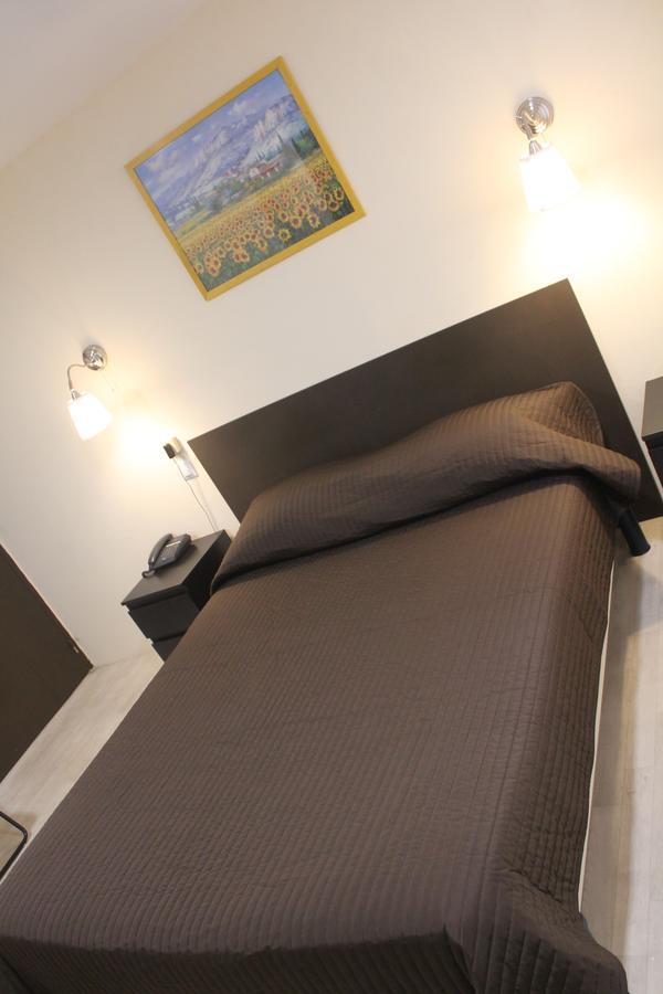 Hotel Les Acanthes Remoulins Ngoại thất bức ảnh