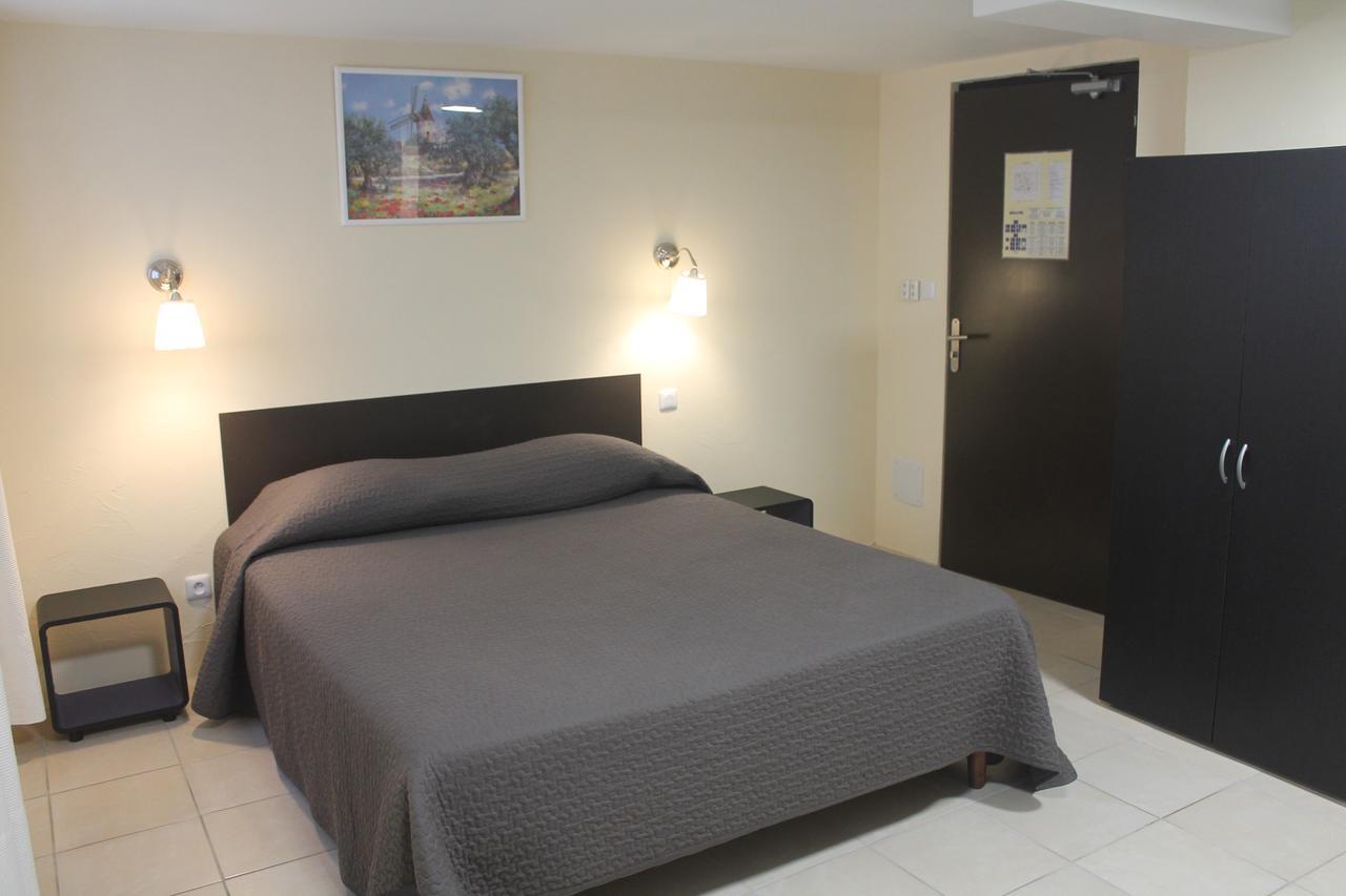 Hotel Les Acanthes Remoulins Ngoại thất bức ảnh