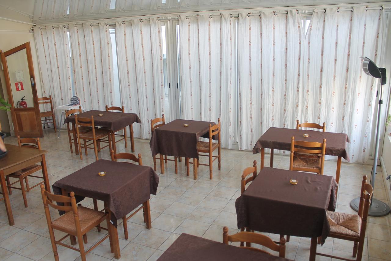 Hotel Les Acanthes Remoulins Ngoại thất bức ảnh